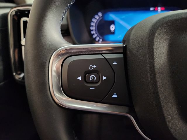 Certified 2026 Volvo XC40 B5 Plus AWD/4WD image 28