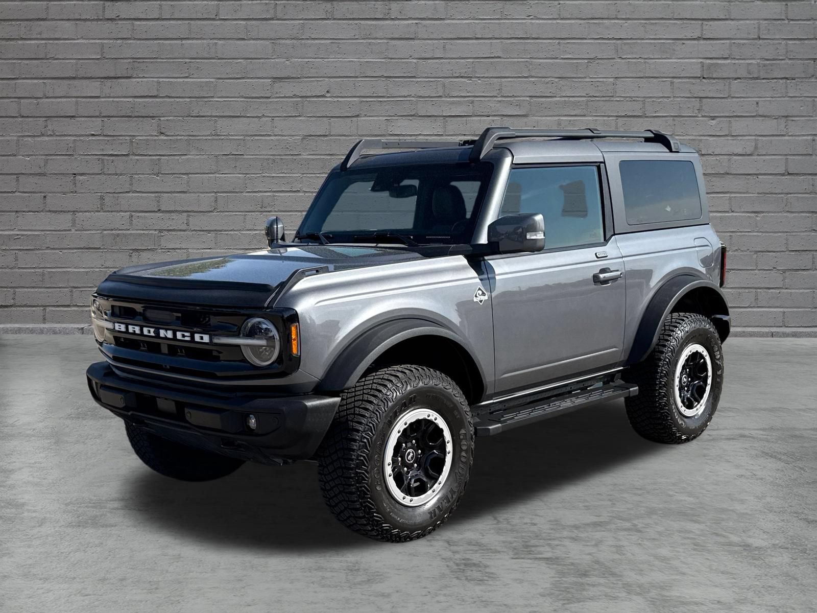 Used 2023 Ford Bronco Outer Banks w/ Sasquatch Package AWD/4WD image 3