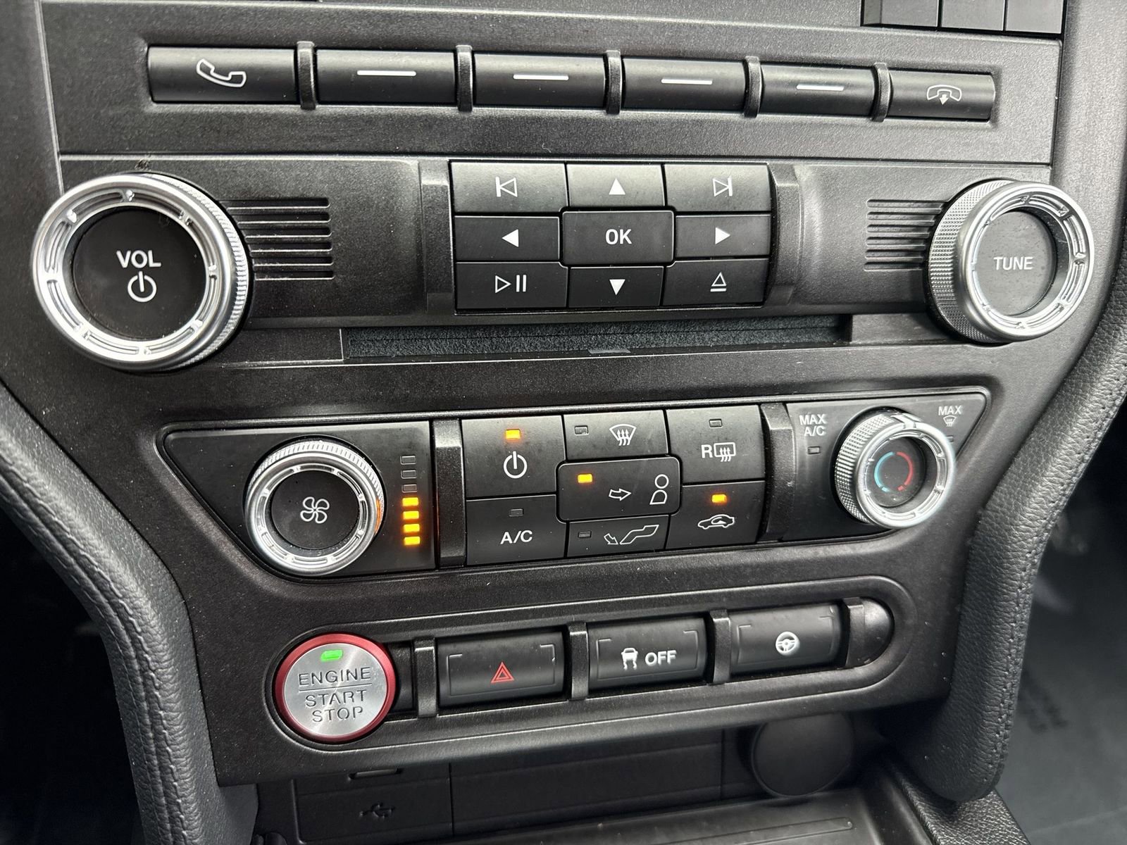 Used 2018 Ford Mustang EcoBoost image 20