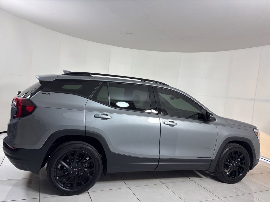 Used 2023 GMC Terrain SLT w/ Elevation Edition image 6