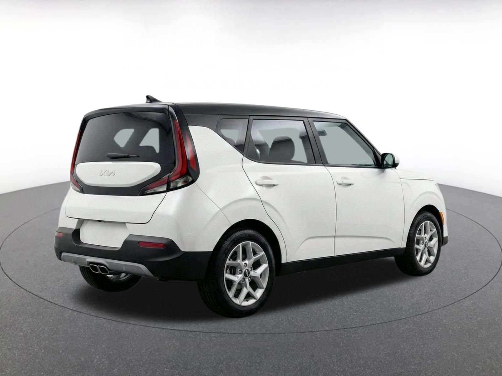 Used 2025 Kia Soul LX w/ LX Technology Package FWD image 11
