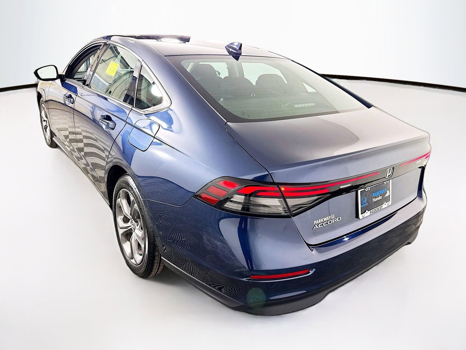 Used 2023 Honda Accord EX image 5