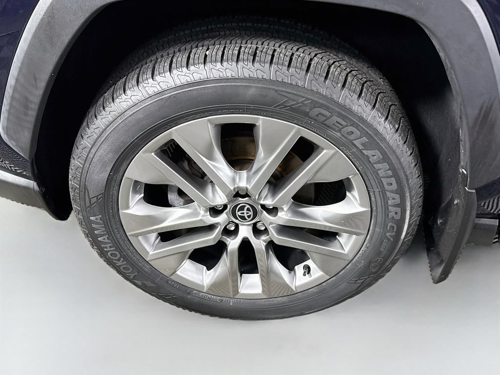 Certified 2023 Toyota RAV4 XLE Premium AWD/4WD image 36