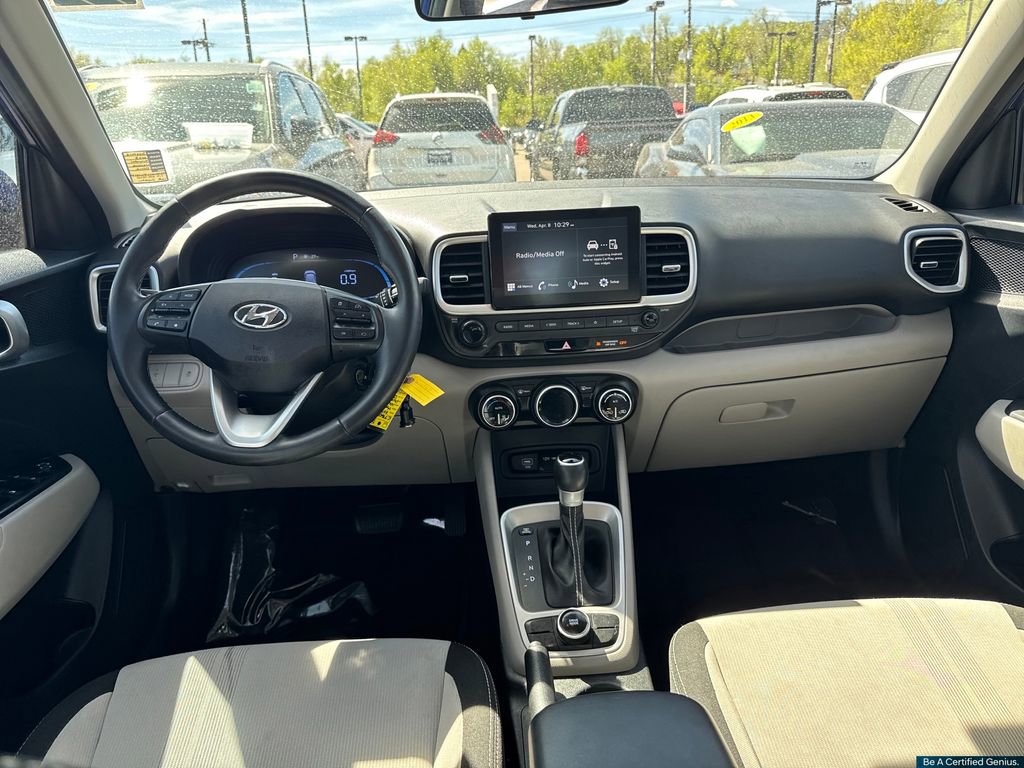 Certified 2023 Hyundai Venue SEL image 33