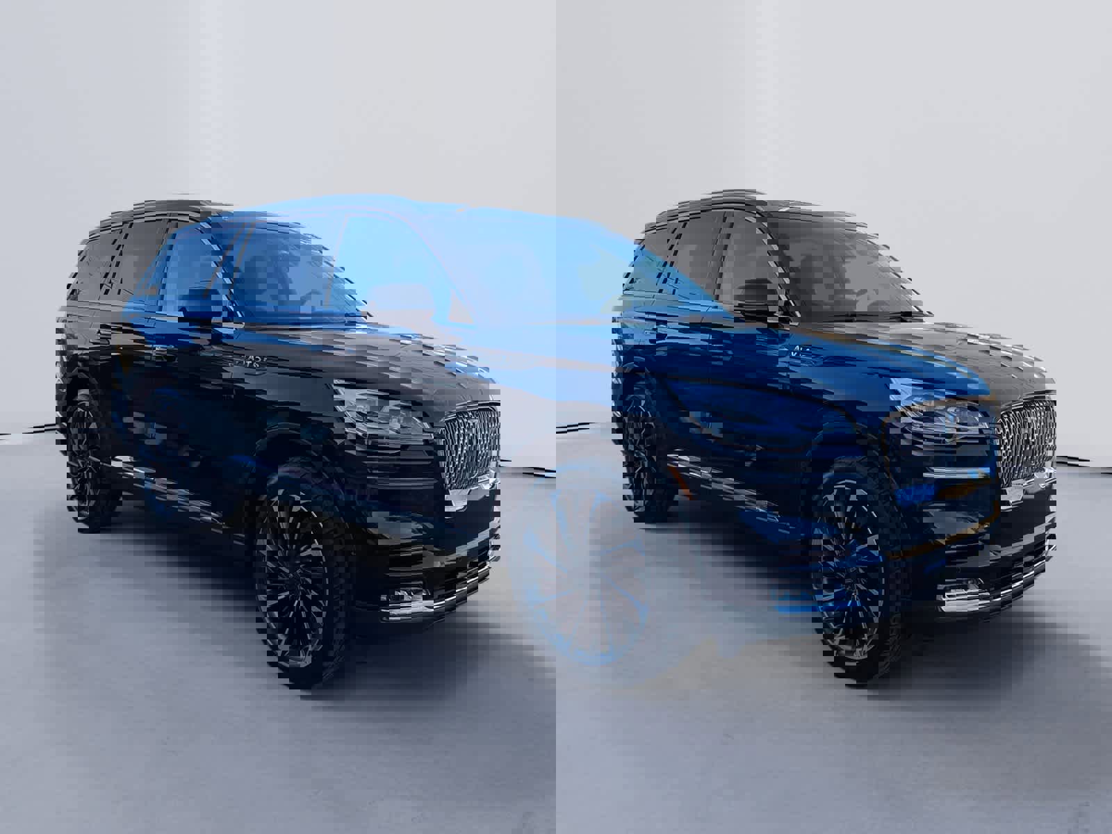 Used 2020 Lincoln Aviator Reserve w/ Equipment Group 202A image 1