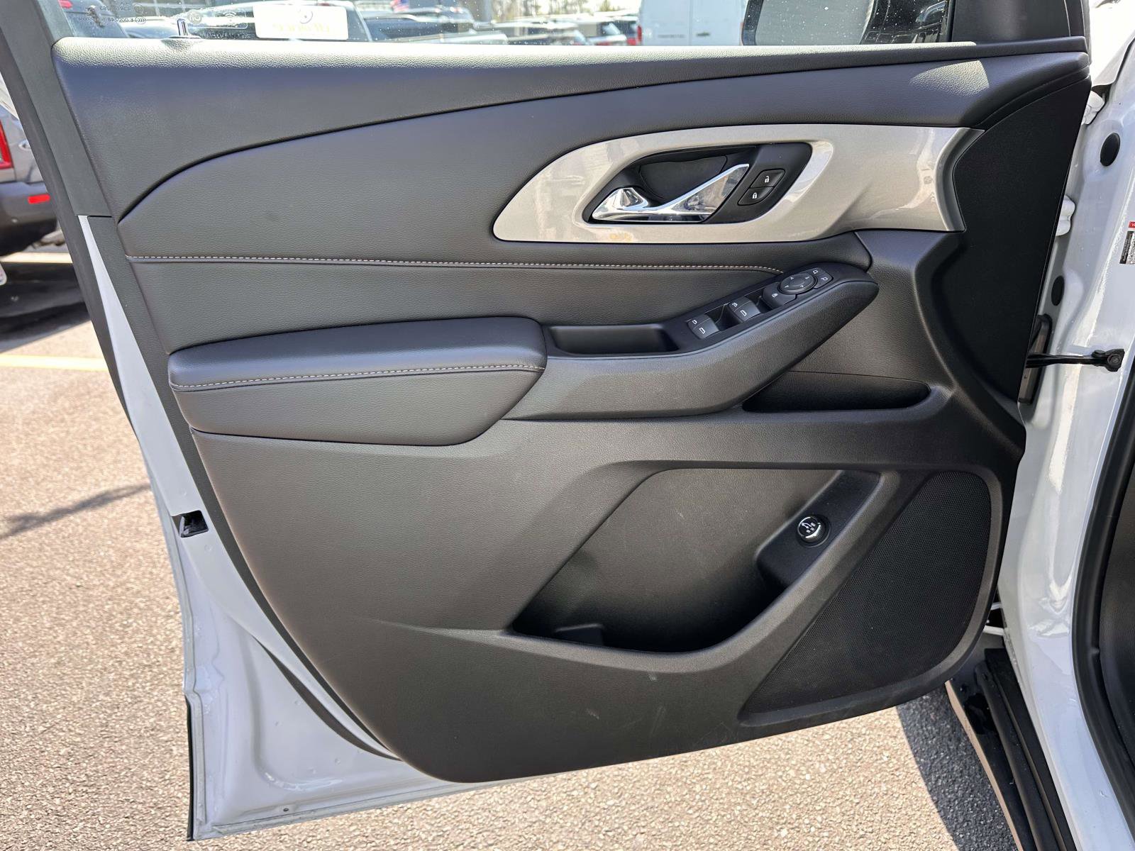 Used 2018 Chevrolet Traverse LT AWD/4WD image 9