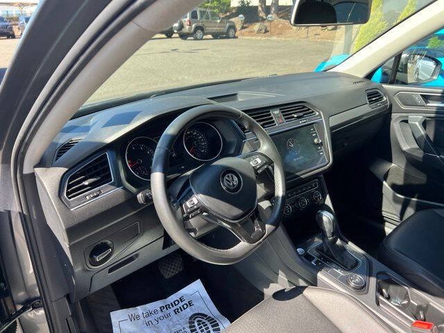 Used 2020 Volkswagen Tiguan SE AWD/4WD image 17