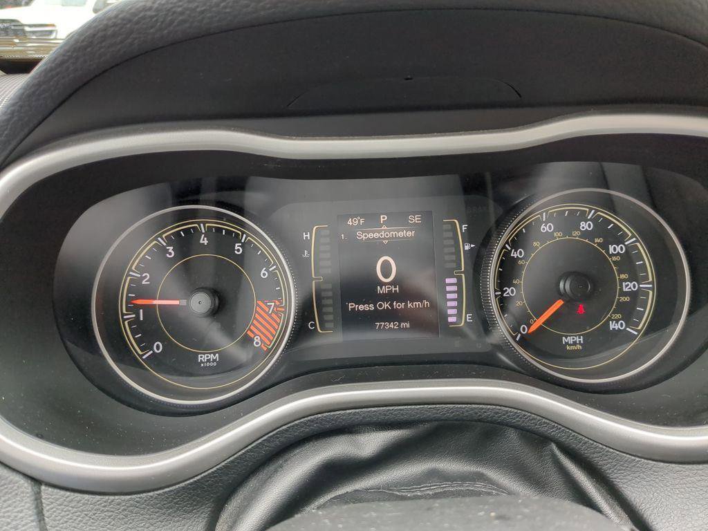 Used 2015 Jeep Cherokee Latitude w/ Cold Weather Group image 17