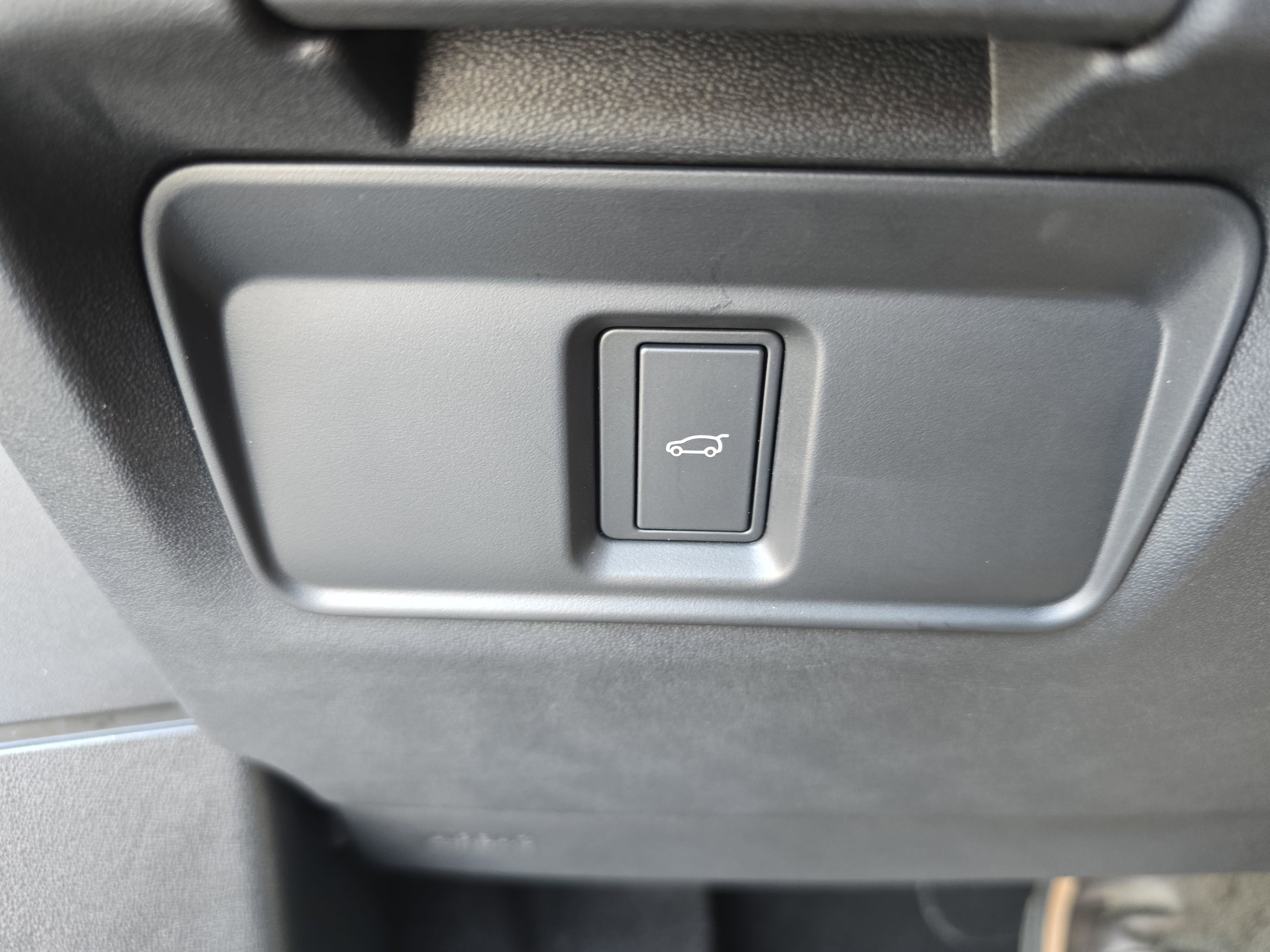 Used 2024 Land Rover Range Rover Evoque Dynamic SE image 25