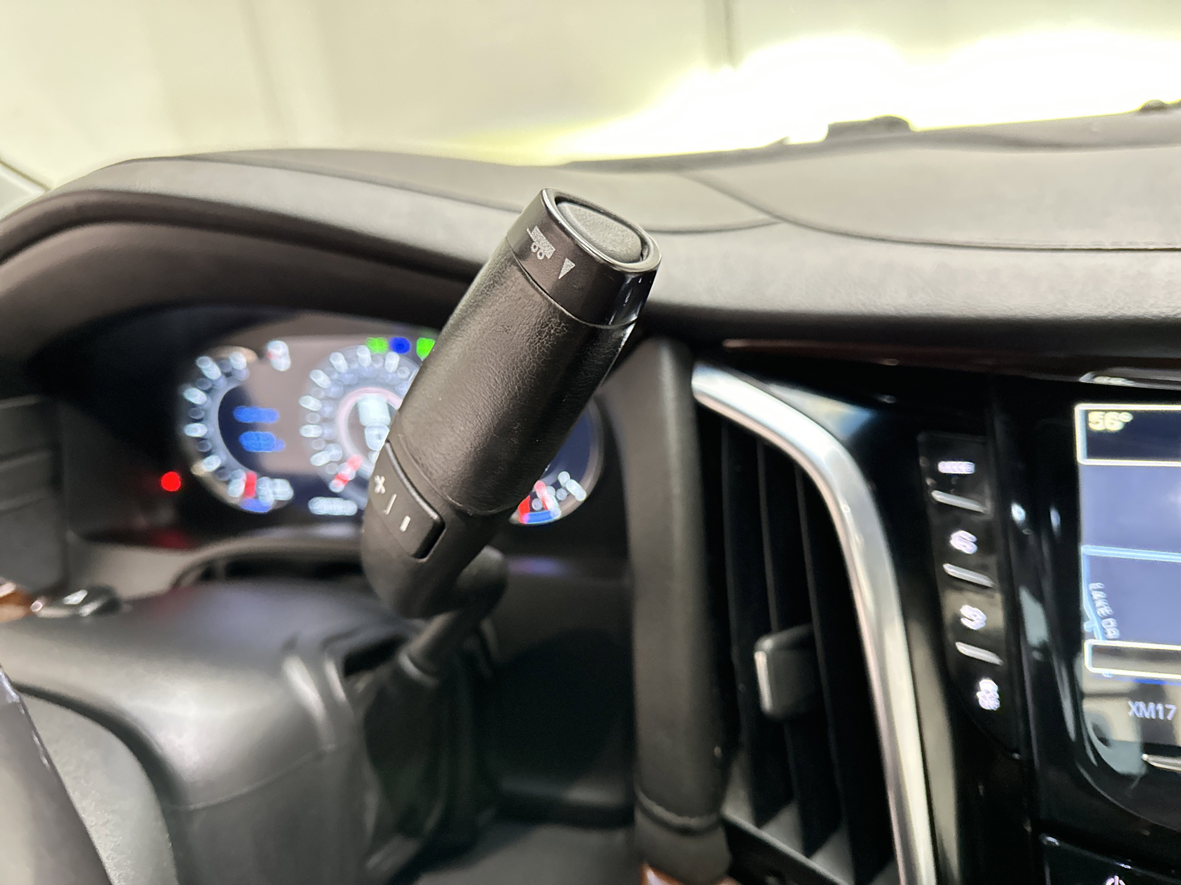 Used 2019 Cadillac Escalade Premium Luxury w/ LPO, Radiant Package image 45