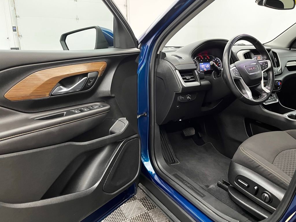 Used 2020 GMC Terrain SLE w/ Driver Convenience Package image 16