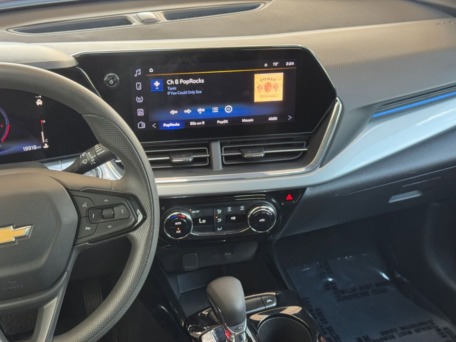Used 2025 Chevrolet Trax LT image 20