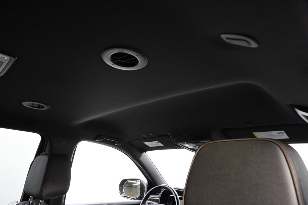 Used 2023 Chevrolet Suburban High Country image 17