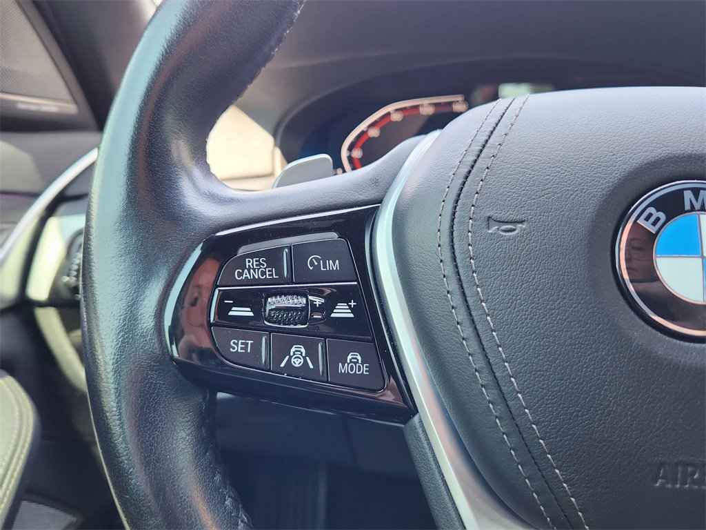 Used 2022 BMW 540i xDrive w/ Premium Package image 17