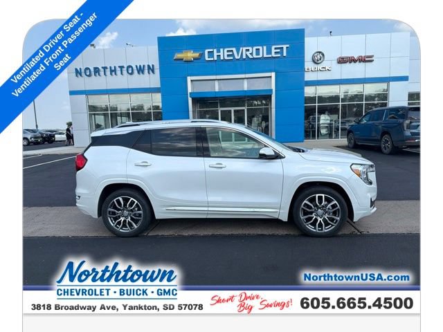 Used 2024 GMC Terrain Denali w/ Denali Premium Package AWD/4WD image 7