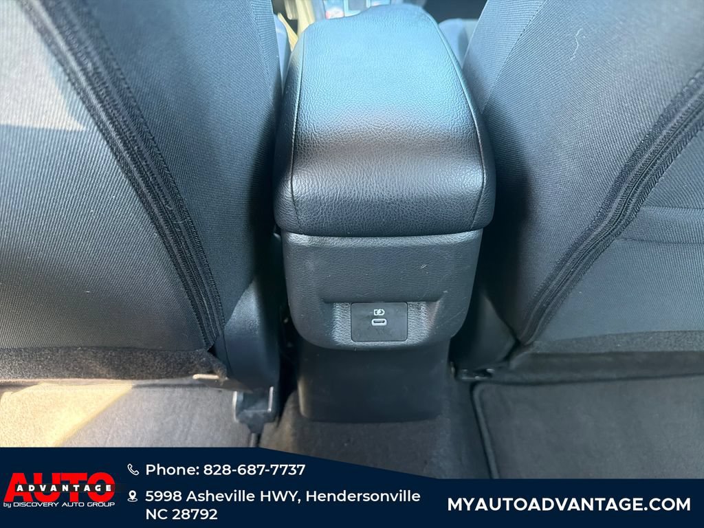 Used 2024 Nissan Versa SV w/ Trunk Package FWD image 28