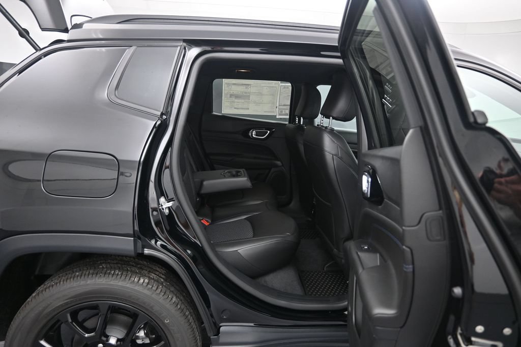New 2026 Jeep Compass Latitude AWD/4WD image 25