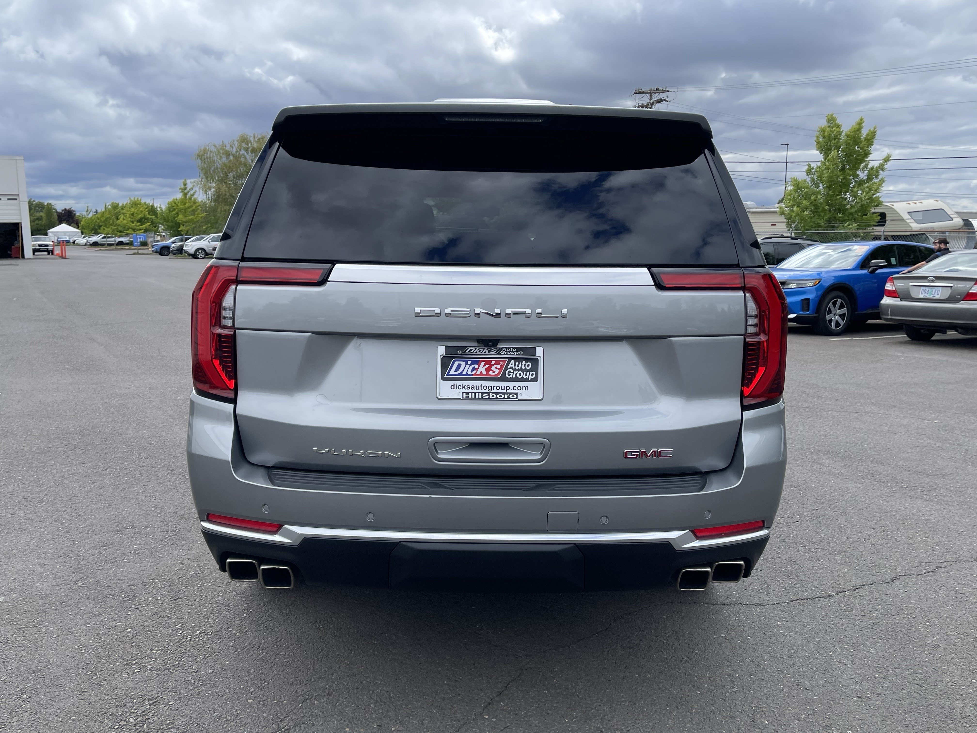 Used 2025 GMC Yukon XL Denali AWD/4WD image 4