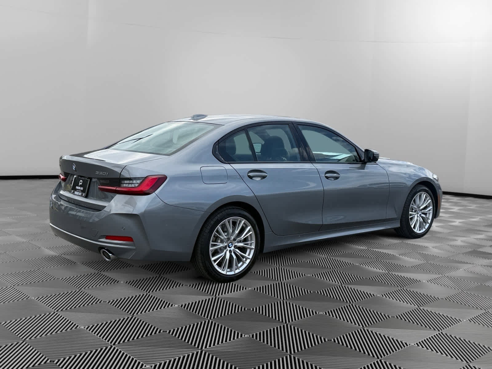 Used 2023 BMW 330i xDrive Sedan w/ Premium Package AWD/4WD image 5
