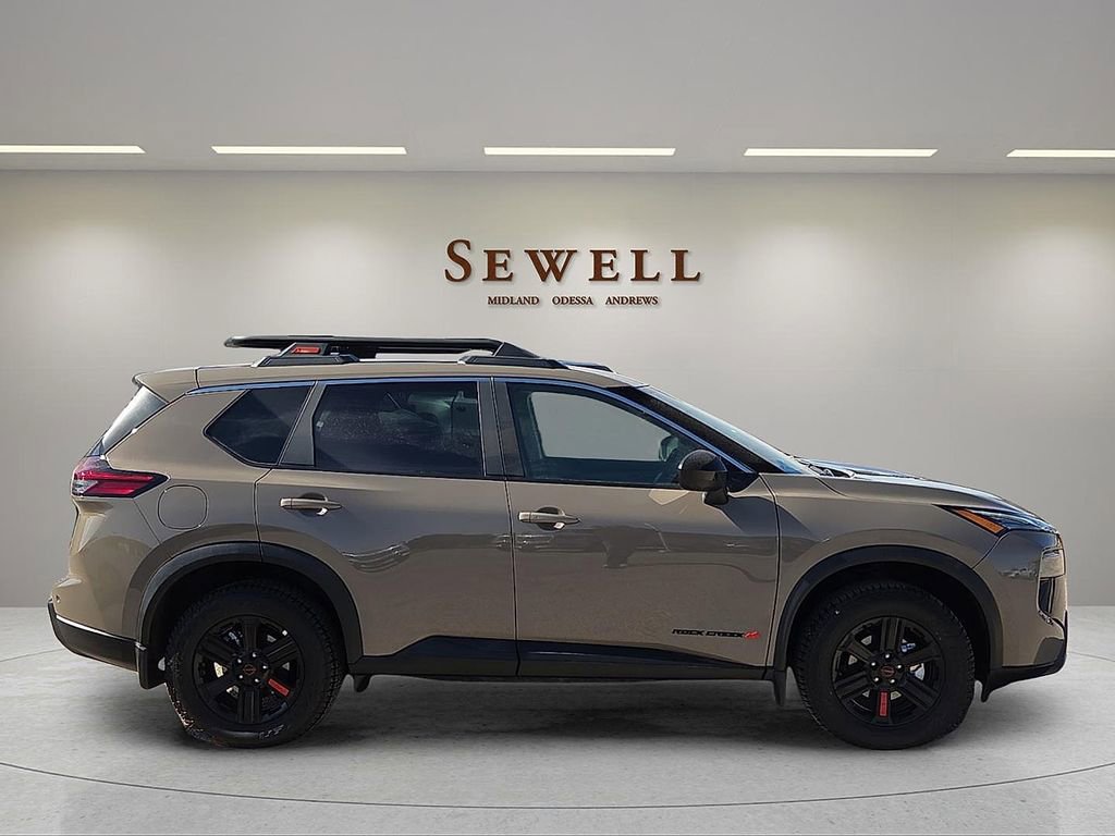 Used 2025 Nissan Rogue SV image 5