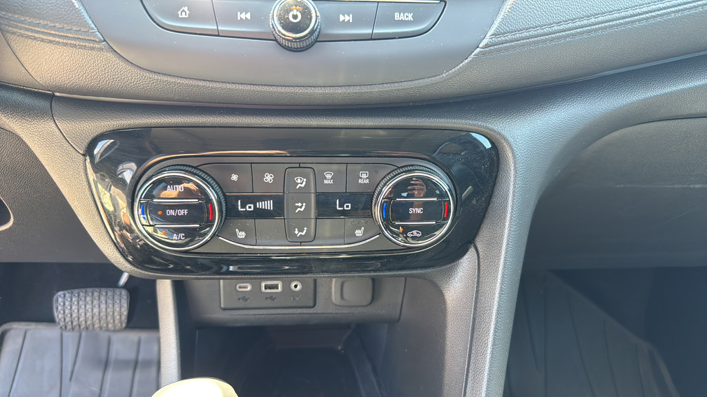 Used 2021 Buick Encore GX Select w/ Experience Buick Package AWD/4WD image 26