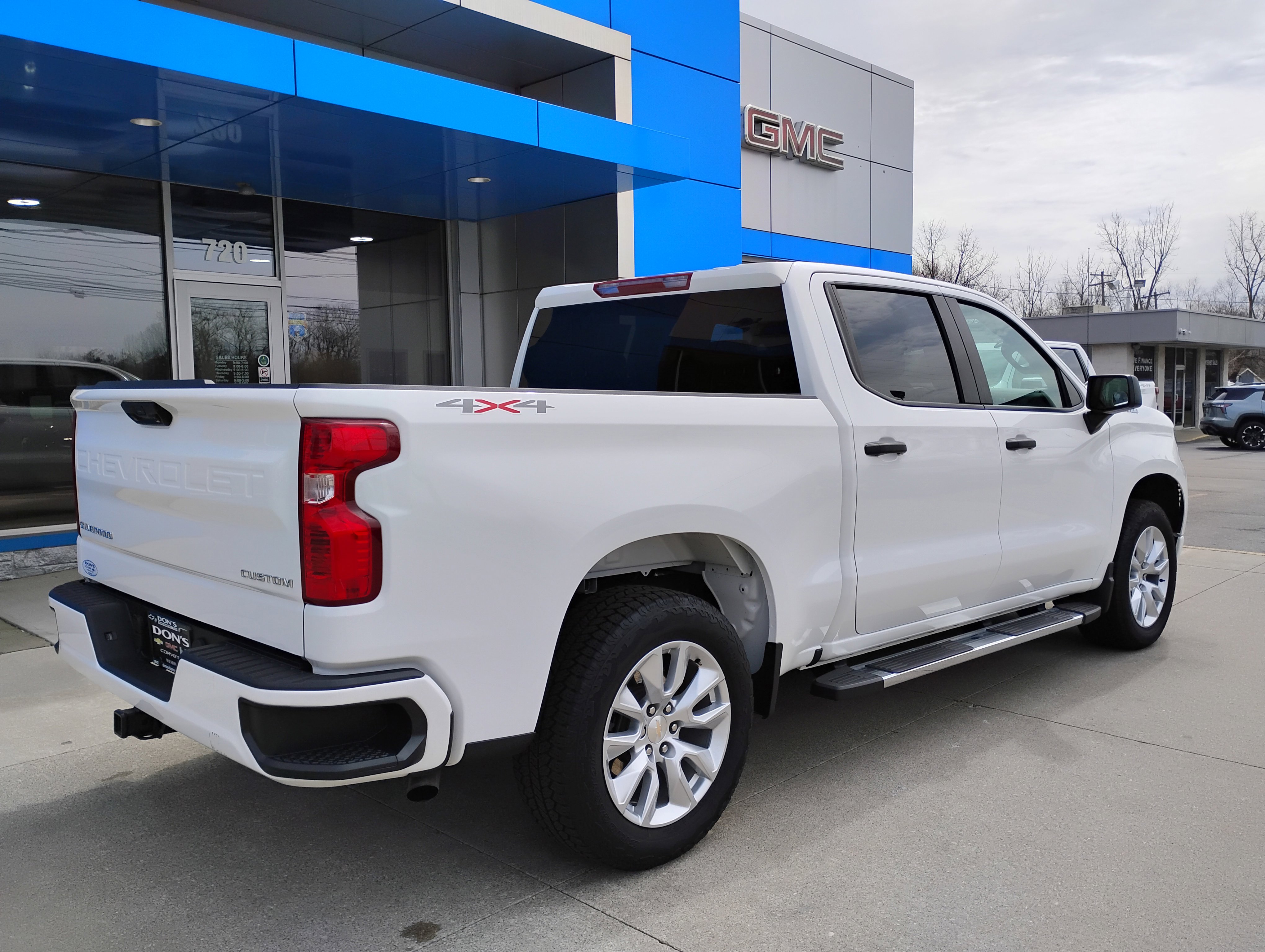 Used 2022 Chevrolet Silverado 1500 Custom AWD/4WD image 36