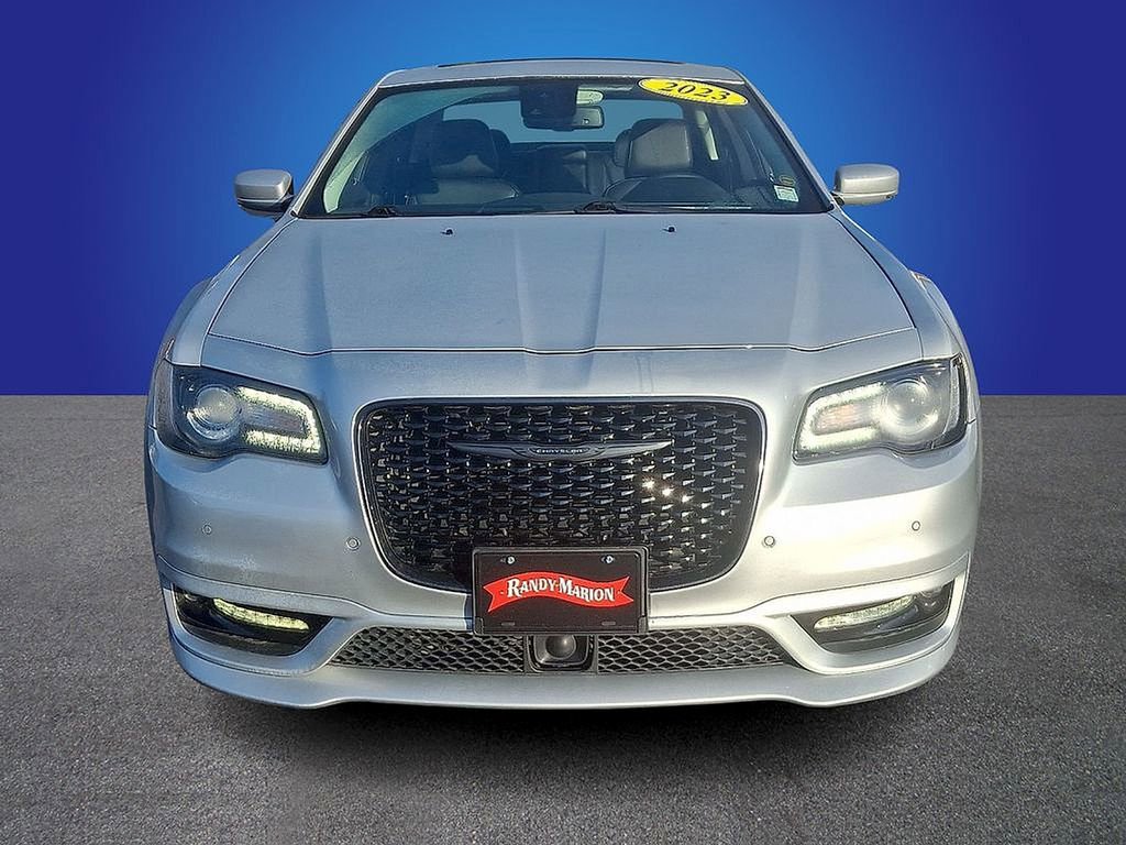 Used 2023 Chrysler 300 Touring L w/ Popular Equipment Group image 2