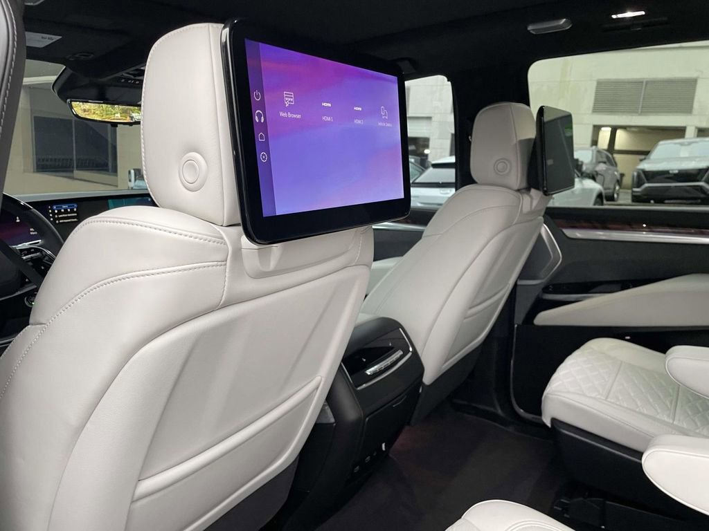 Certified 2025 Cadillac Escalade ESV Sport Platinum image 13