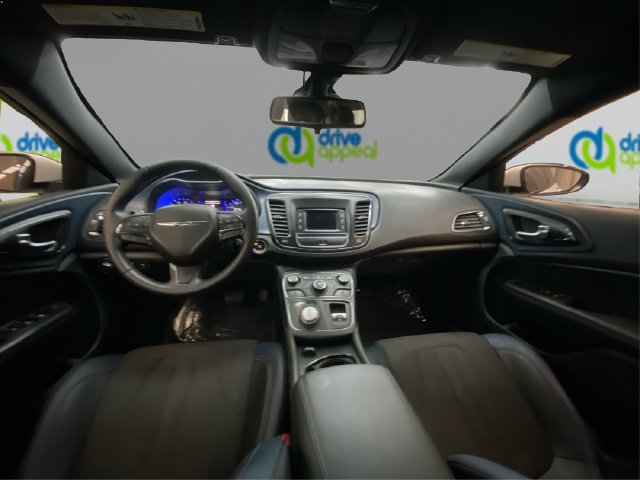 Used 2015 Chrysler 200 S FWD image 28