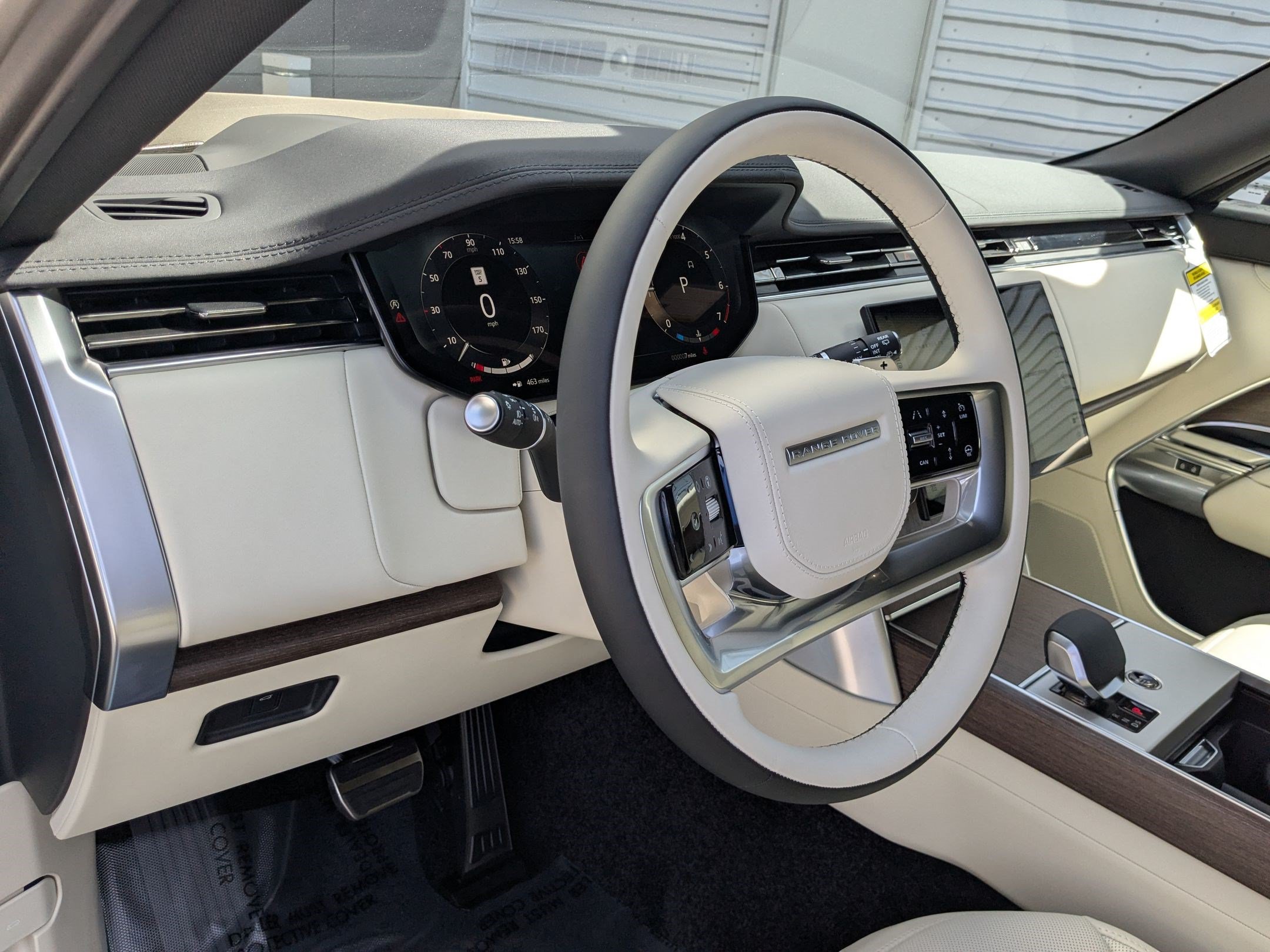 New 2026 Land Rover Range Rover Long Wheelbase SE AWD/4WD image 14