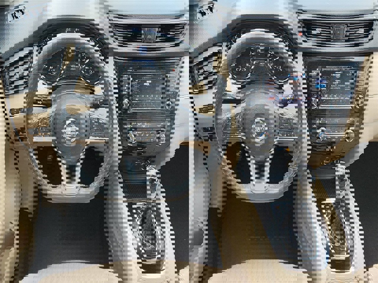 Used 2018 Nissan Rogue SV image 25