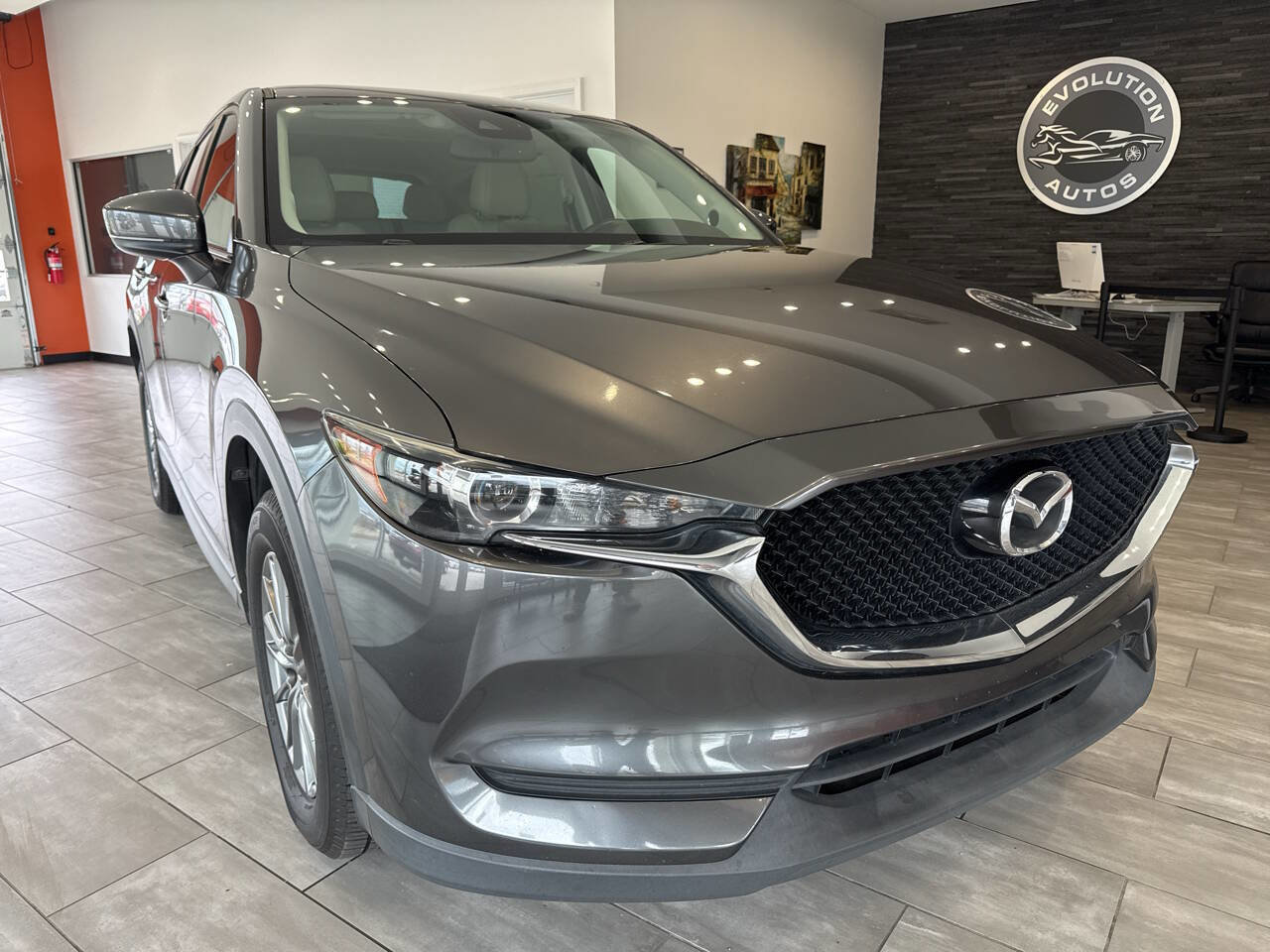 Used 2017 MAZDA CX-5 Touring w/ Preferred Equipment Package FWD image 1