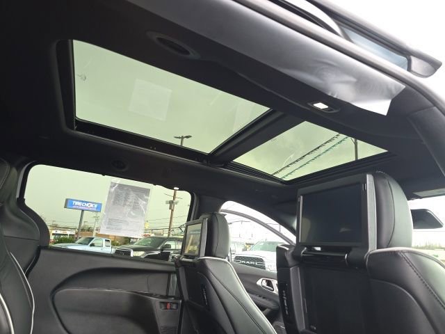 Used 2026 Chrysler Pacifica Premium image 47