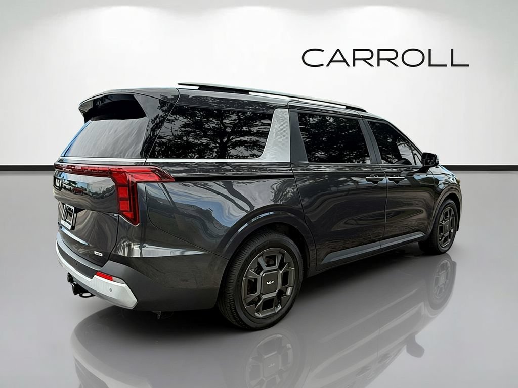 Used 2025 Kia Carnival EX FWD image 3