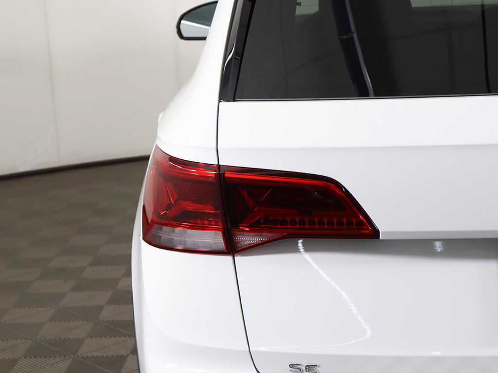 Used 2023 Volkswagen Taos SE w/ Panoramic Sunroof Package AWD/4WD image 16