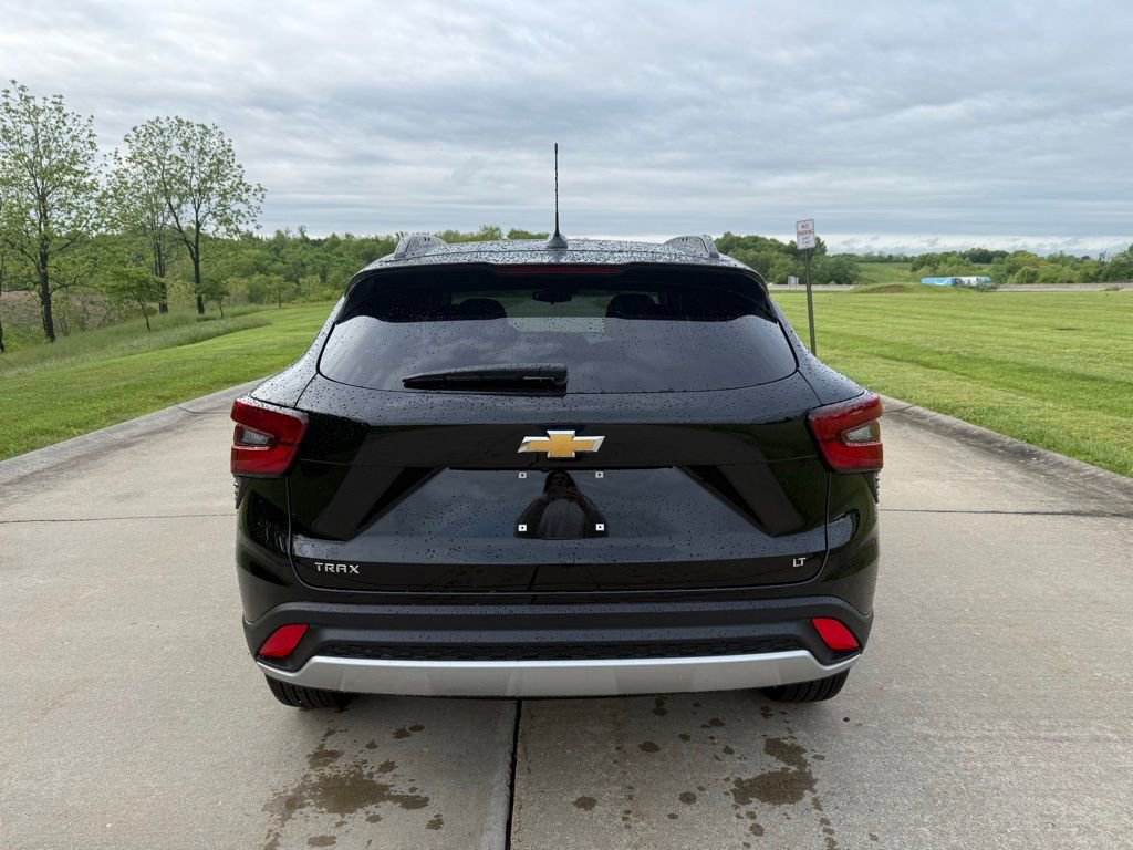 New 2026 Chevrolet Trax LT w/ Driver Confidence Package FWD image 4