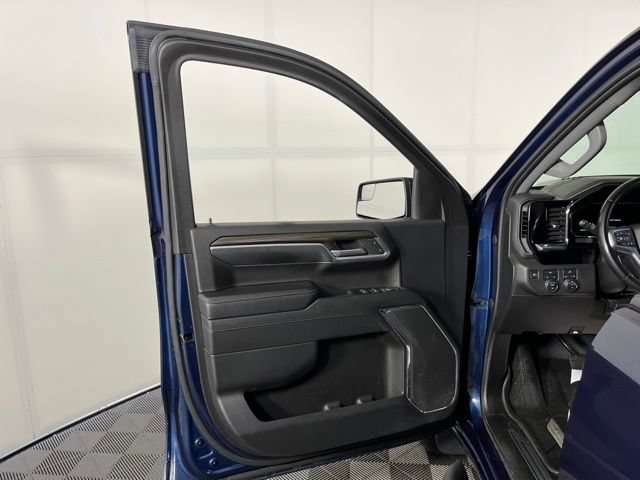 Used 2023 Chevrolet Silverado 1500 RST w/ Protection Package AWD/4WD image 9