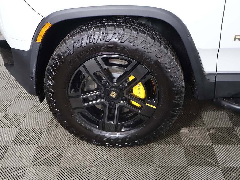 Used 2023 Rivian R1S Adventure image 25