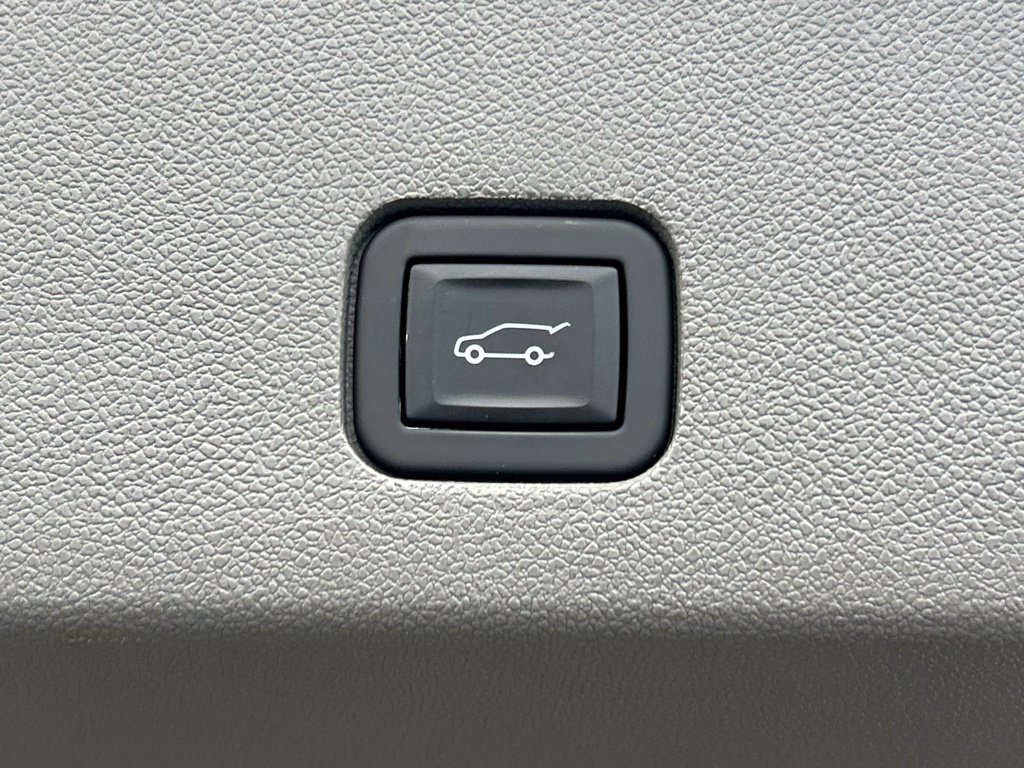 Used 2024 Cadillac XT6 Premium Luxury w/ Technology Package FWD image 56