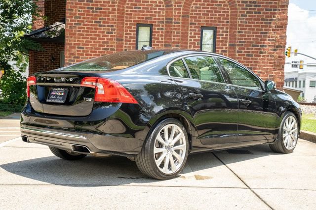 Used 2017 Volvo S60 T5 Inscription Platinum w/ Climate Package FWD image 5