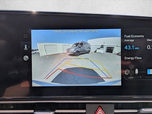 Used 2025 Hyundai Elantra Limited FWD image 13