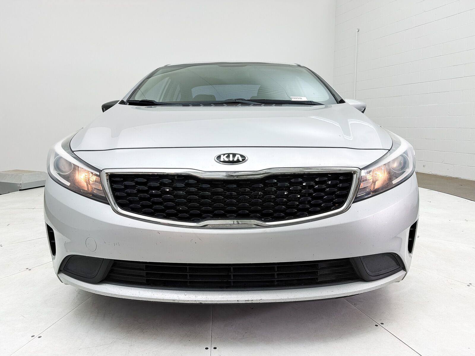 Used 2017 Kia Forte LX FWD image 2