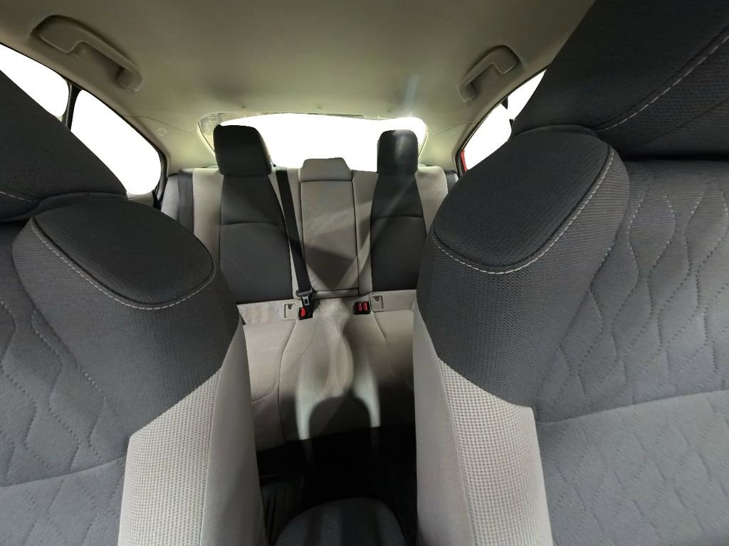 Used 2021 Toyota Corolla LE image 24