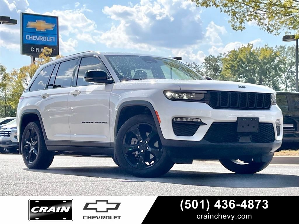 Used 2023 Jeep Grand Cherokee Limited w/ Black Appearance Package AWD/4WD image 1