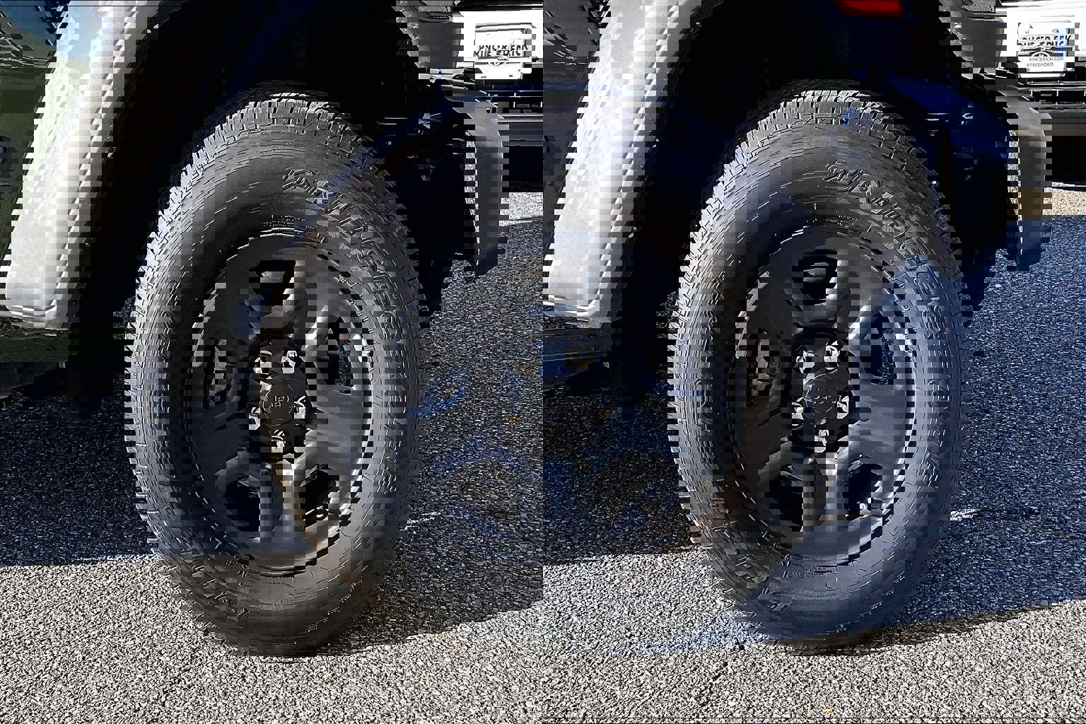 Used 2023 Jeep Gladiator Sport image 8