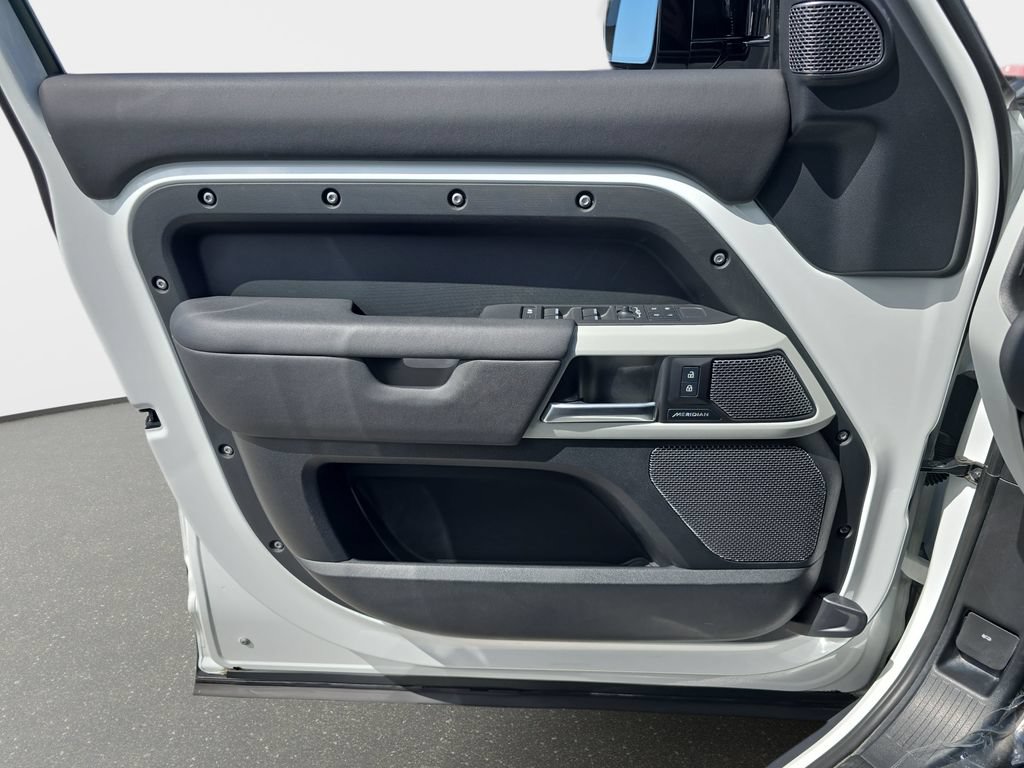 Certified 2024 Land Rover Defender 110 S AWD/4WD image 28