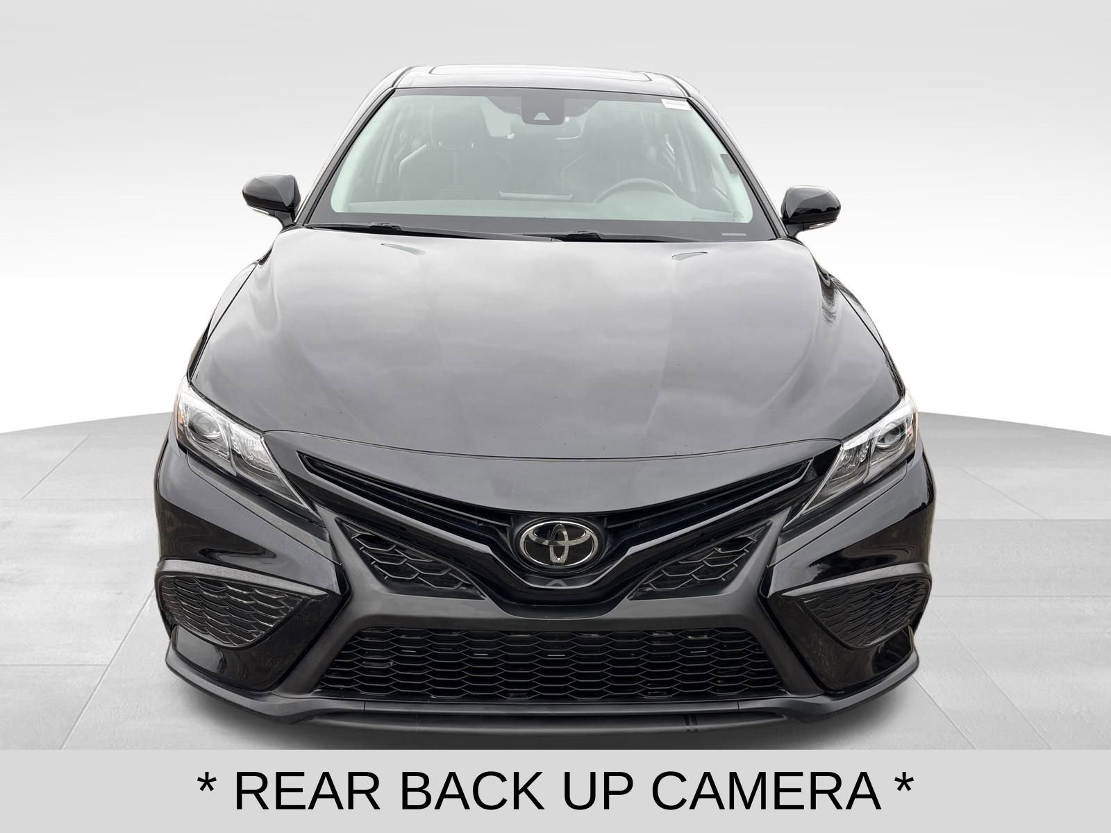 Used 2023 Toyota Camry SE w/ Convenience Package image 8