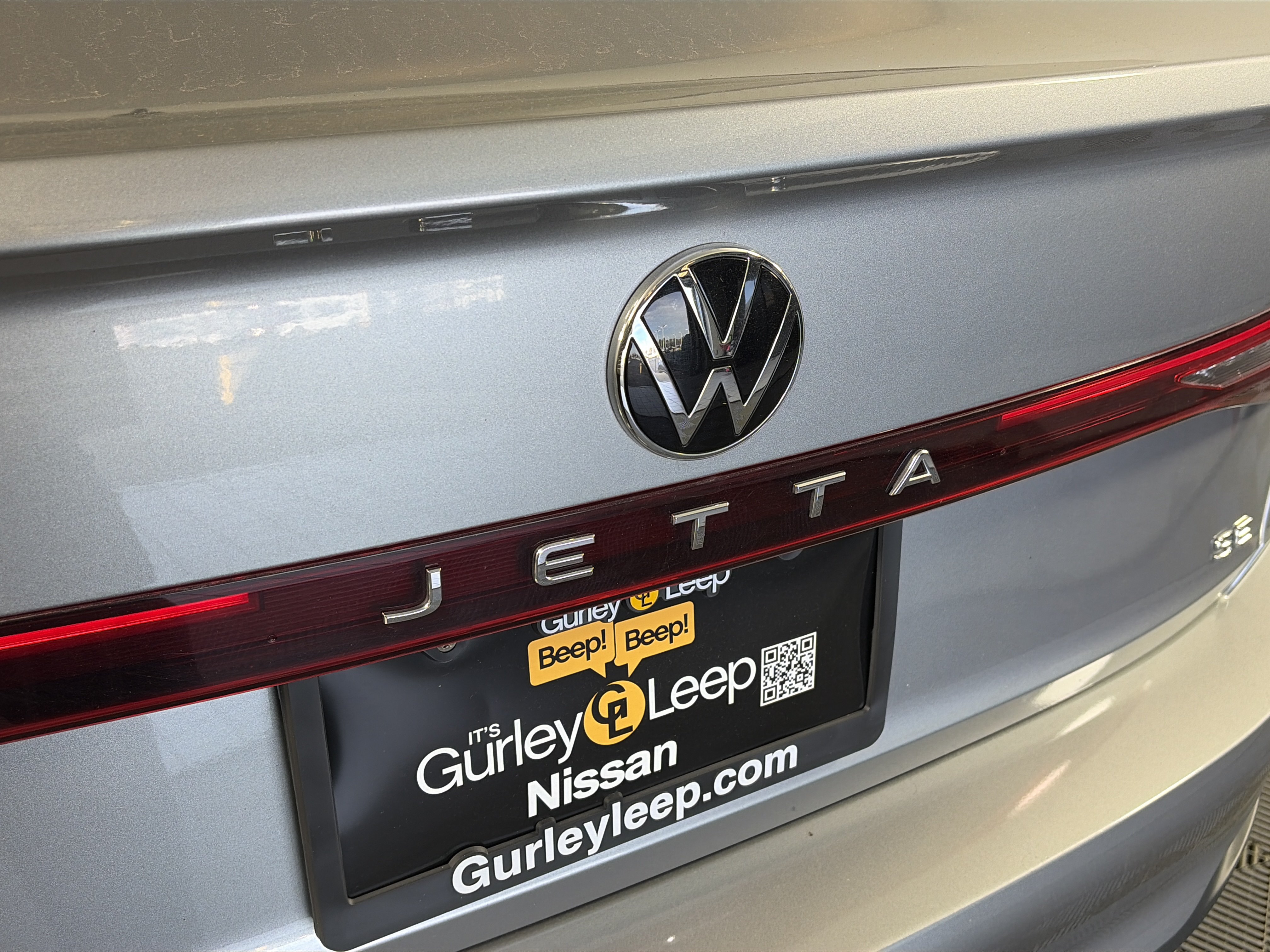 Used 2025 Volkswagen Jetta SE FWD image 14
