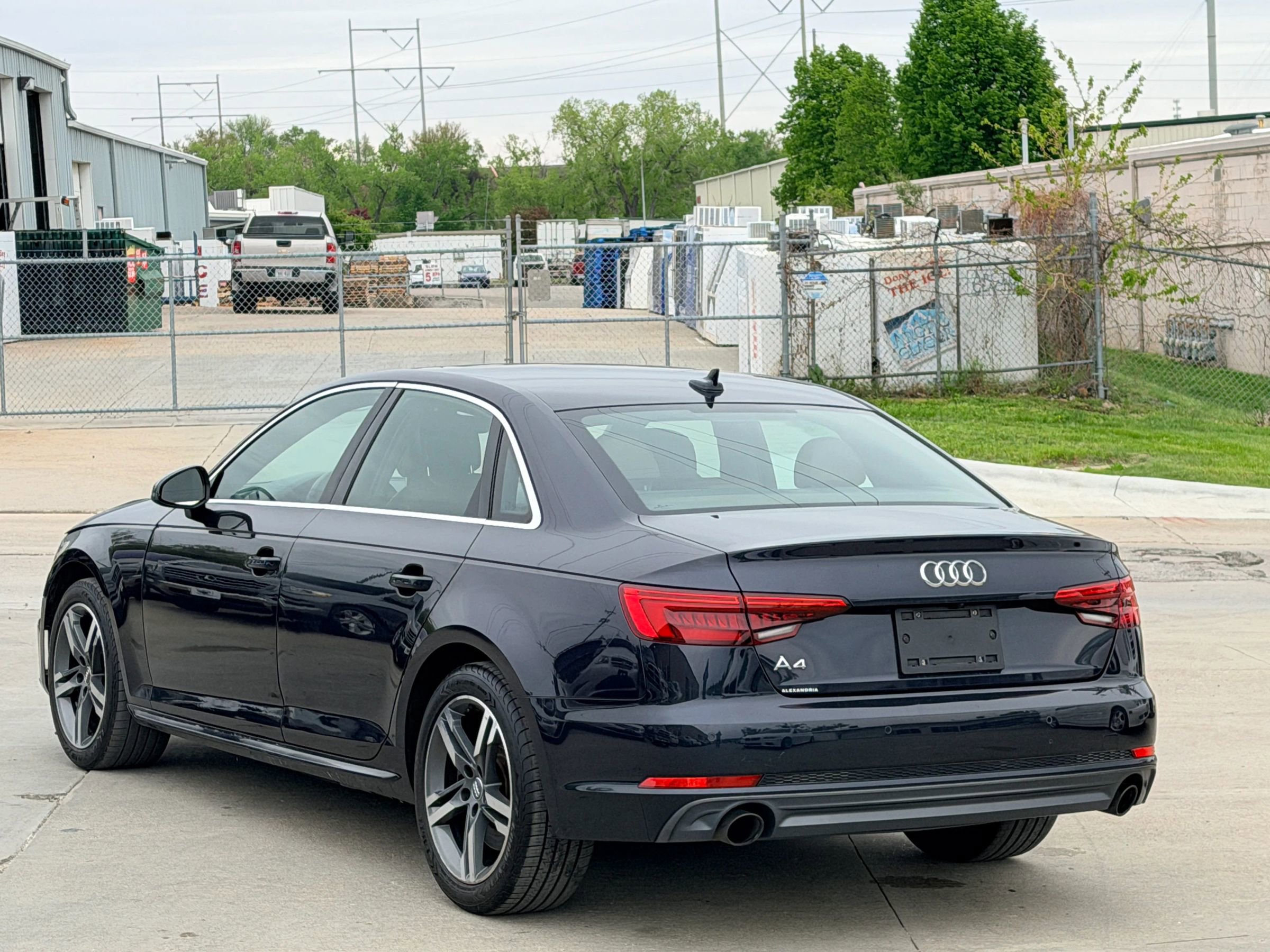 Used 2017 Audi A4 2.0T Premium Plus w/ Premium Plus Package FWD image 9
