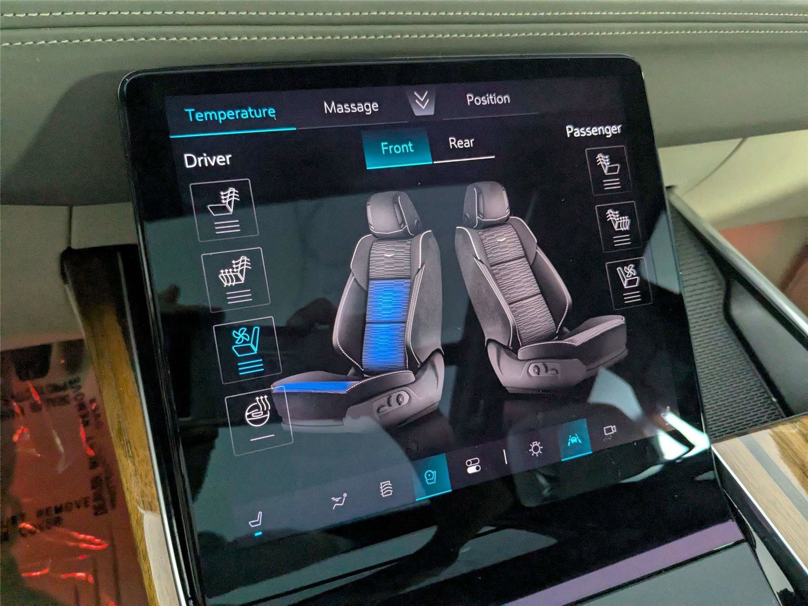 Used 2025 Cadillac Escalade Sport Platinum w/ LPO, Floor Liner Package AWD/4WD image 30